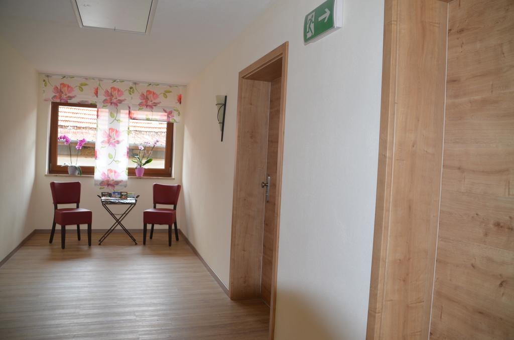 Landhotel Zum Adler Oberbechingen Екстериор снимка