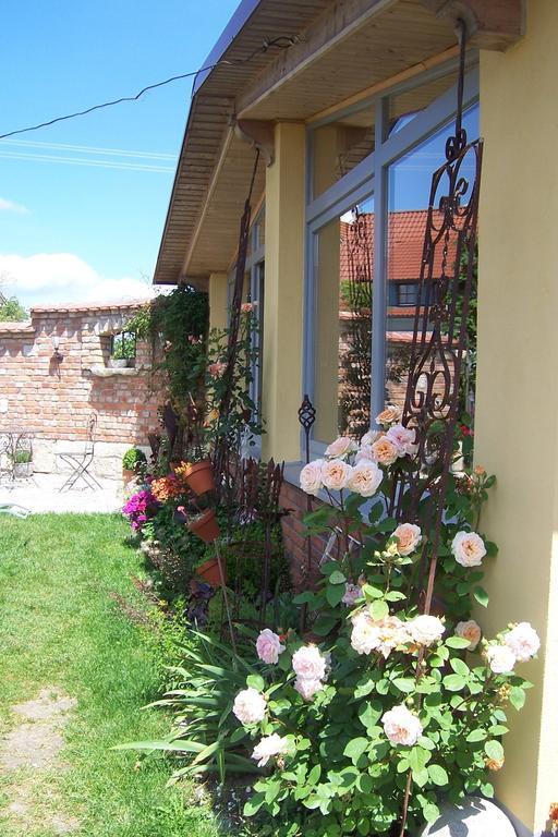 Landhotel Zum Adler Oberbechingen Екстериор снимка