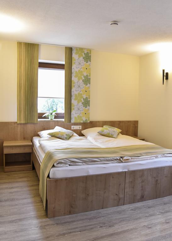 Landhotel Zum Adler Oberbechingen Екстериор снимка