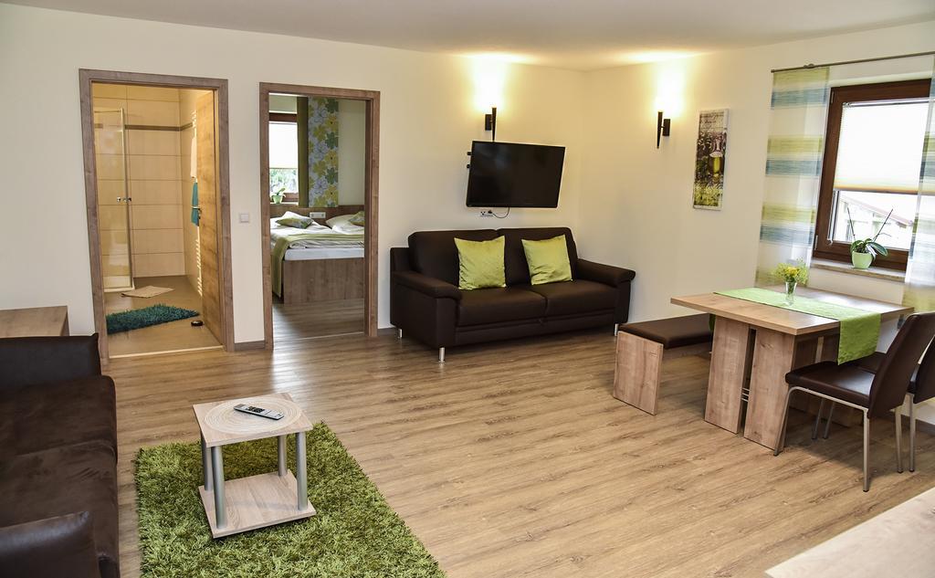 Landhotel Zum Adler Oberbechingen Екстериор снимка