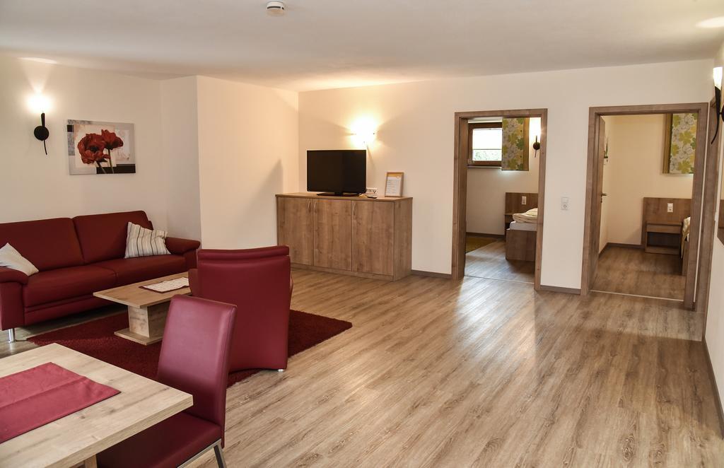 Landhotel Zum Adler Oberbechingen Екстериор снимка