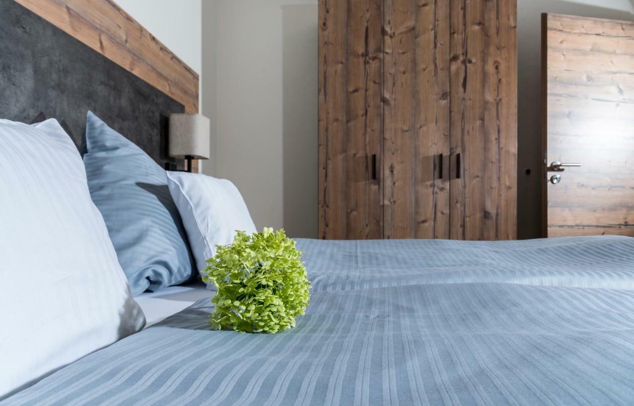 Landhotel Zum Adler Oberbechingen Екстериор снимка