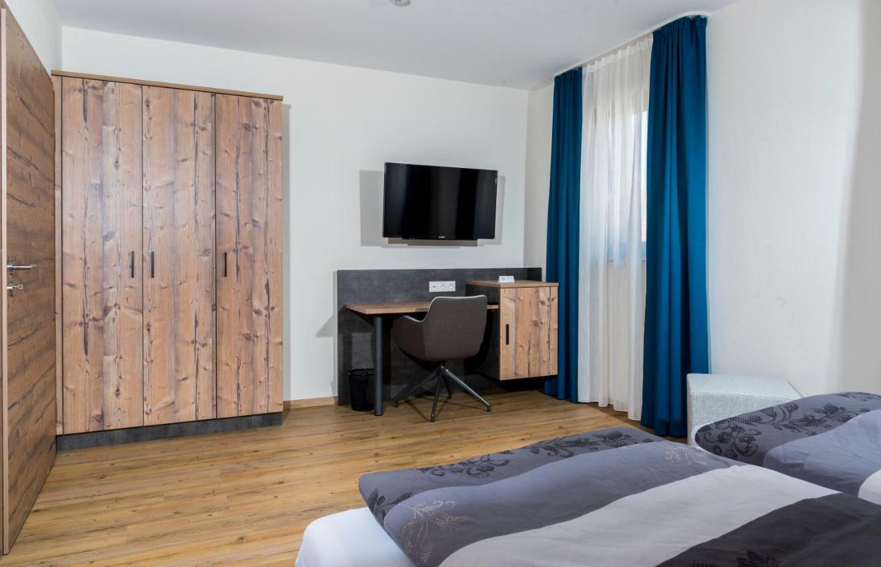 Landhotel Zum Adler Oberbechingen Екстериор снимка